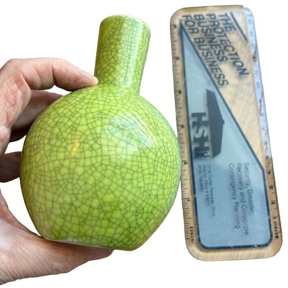 Vintage Chinese Apple Chartreuse Glaze Crackle Ceramic 5" Vase - Picture 5 of 6